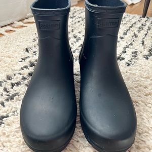 Women’s Hunter Low Heel Ankle Boot Size 7